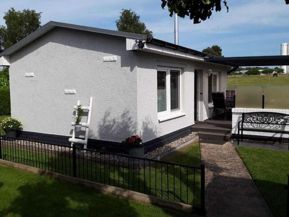 Serene Bungalow In Neubukow With Garden Esterno foto